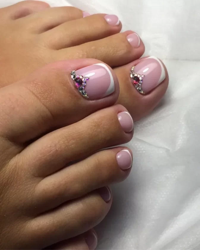 Uñas de los pies pintadas rosa