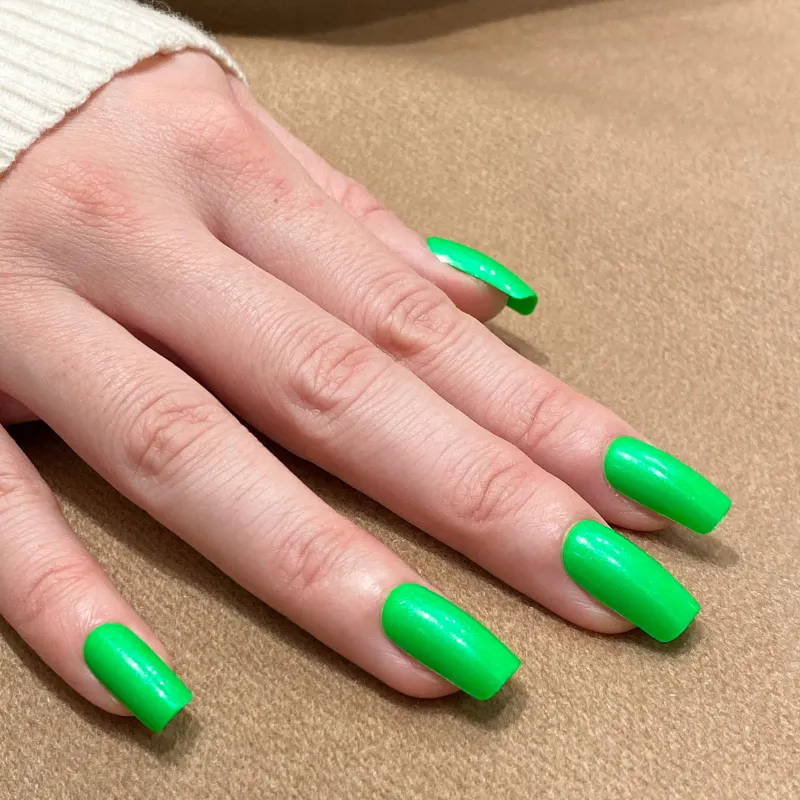 uñas verde lima