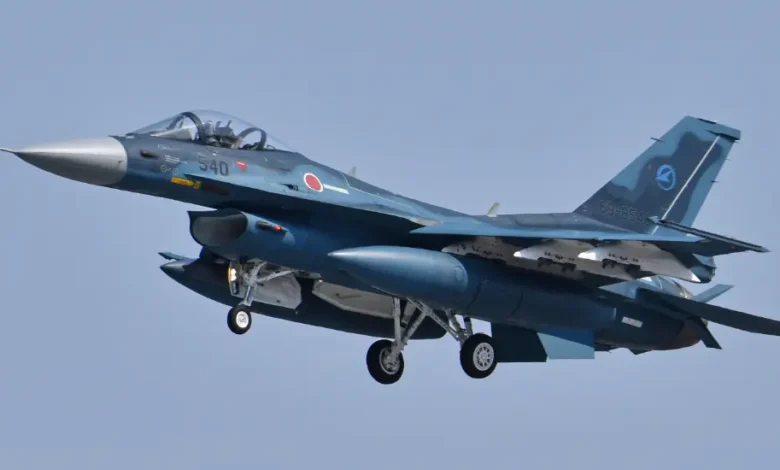 Mitsubishi F-2
