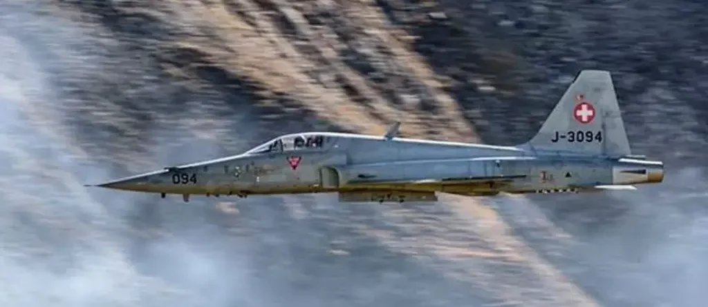 Third-Generation Fighters: Avionics and Improved Maneuverability